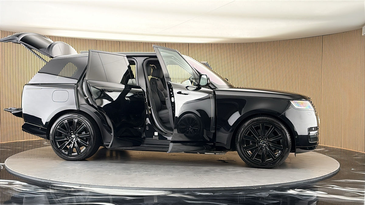 More views of Land Rover Range Rover