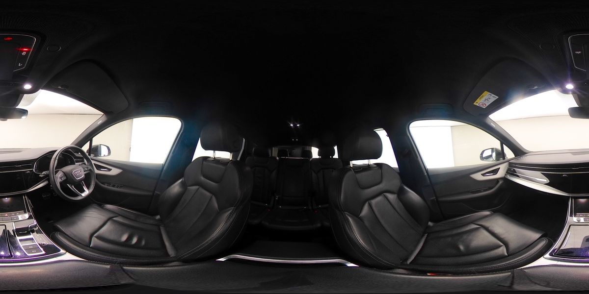 More views of Audi Q7