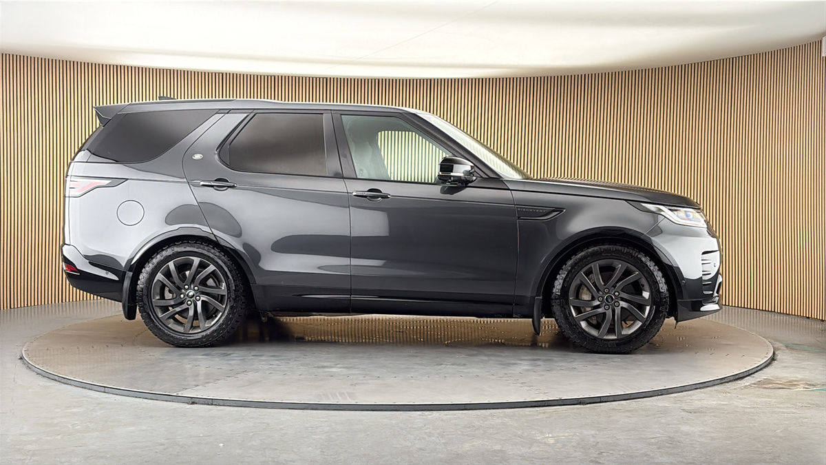 More views of Land Rover Discovery