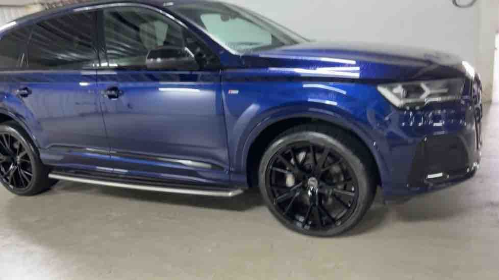 More views of Audi Q7