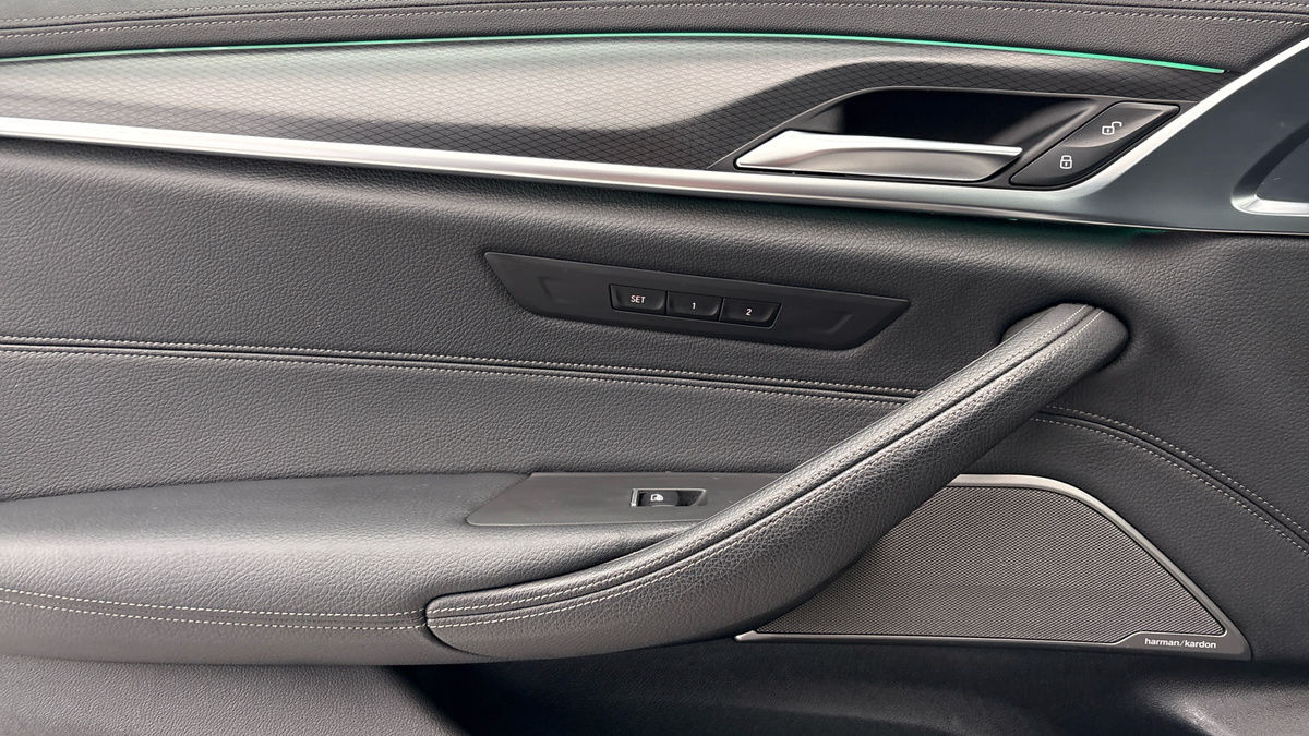 BMW 5 Series Image 19