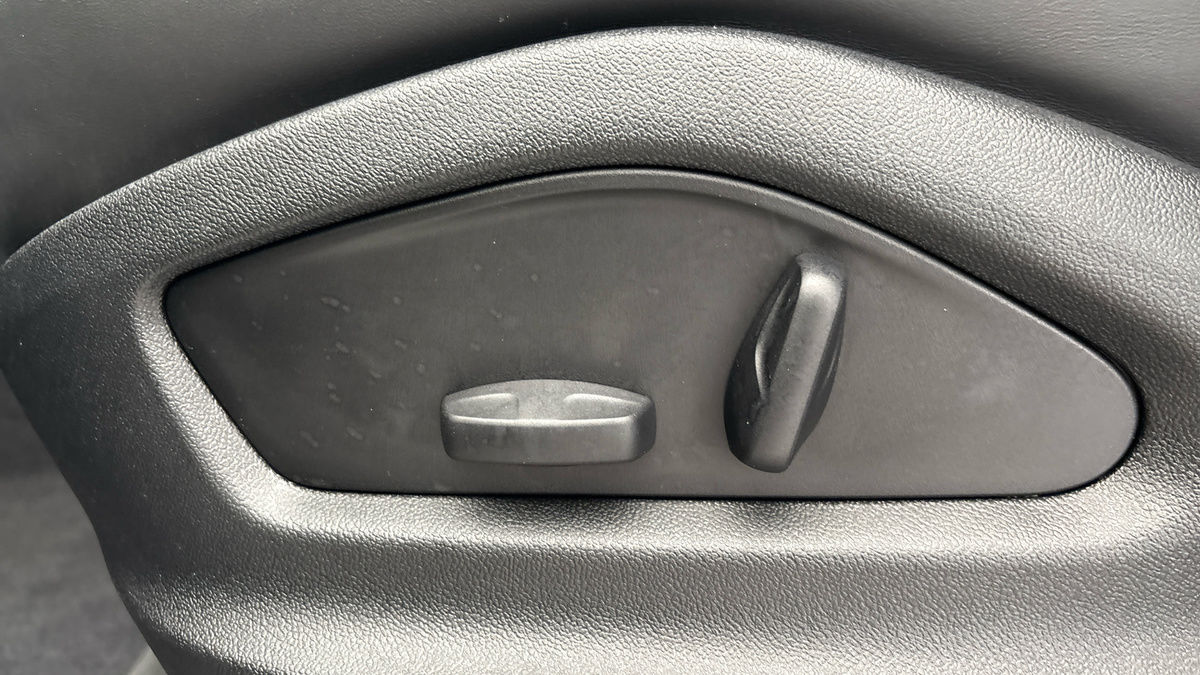 Porsche Cayenne Image 33