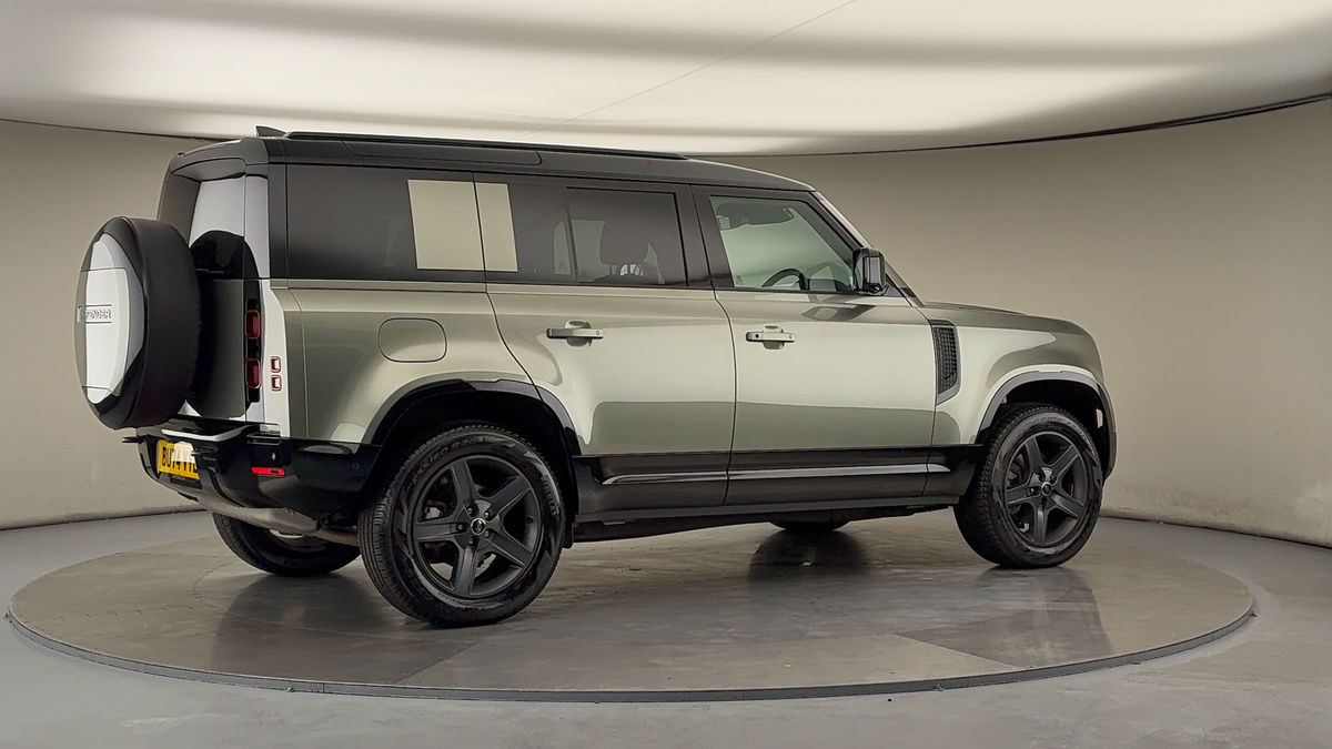 More views of Land Rover Defender 110