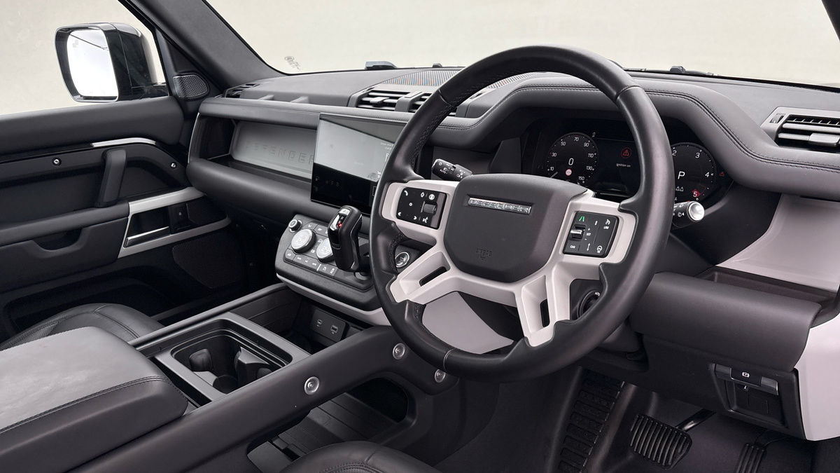 Land Rover Defender 90 Image 5