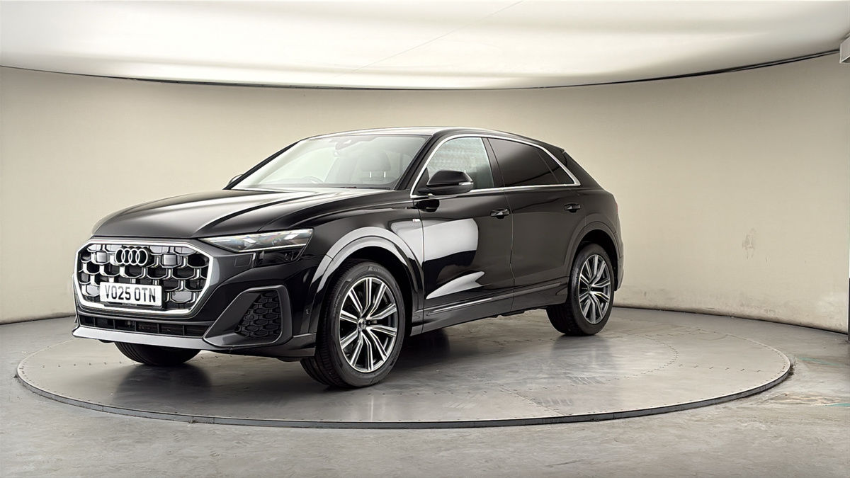 More views of Audi Q8