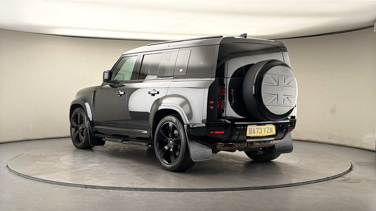 Land Rover Defender 110 Image 2