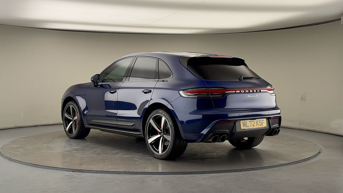 Porsche Macan Image 2