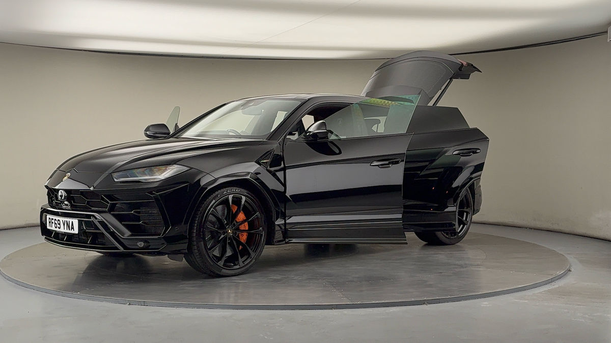 Lamborghini Urus Image 22