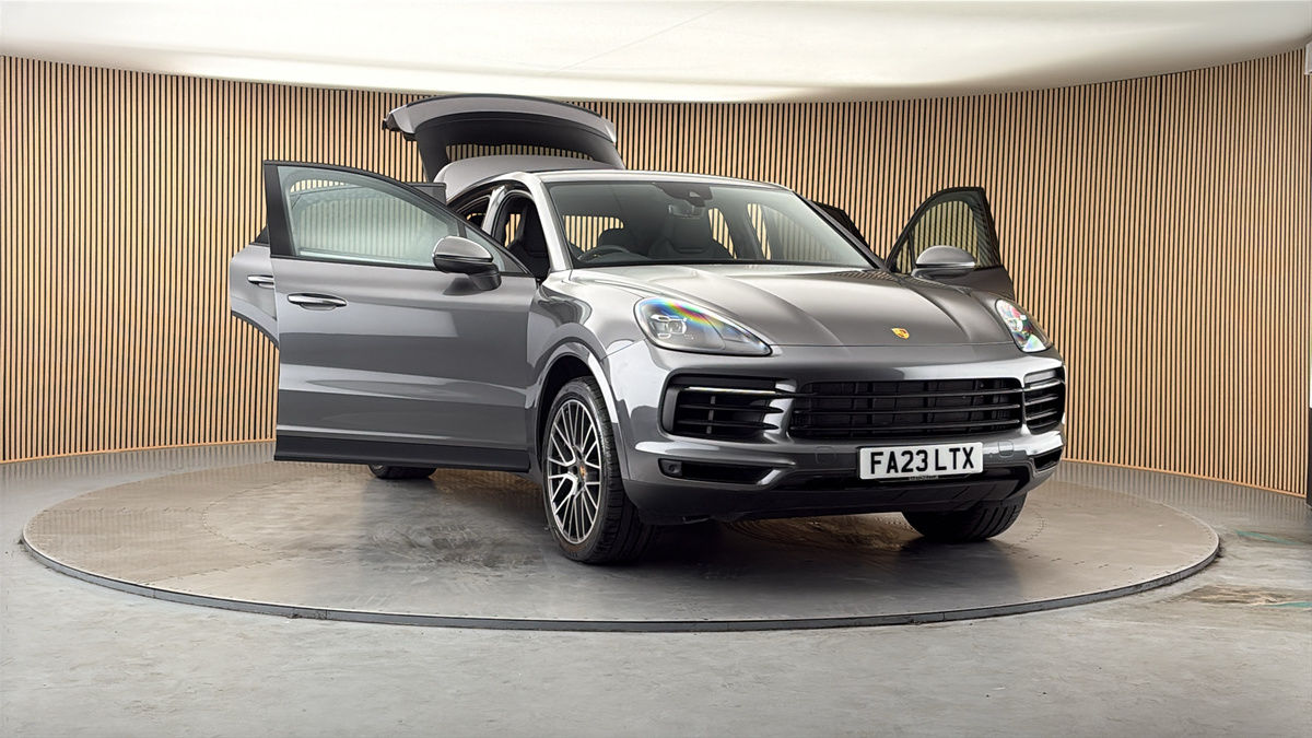 More views of Porsche Cayenne