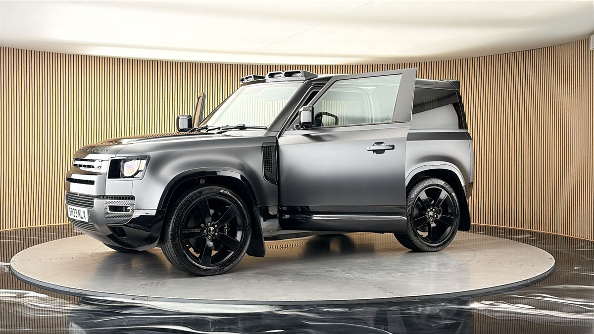 More views of Land Rover Defender 90