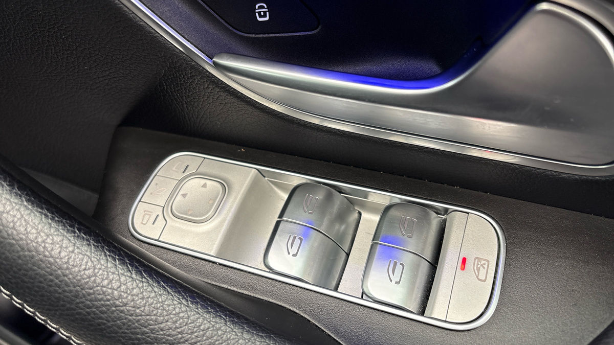Mercedes-Benz GLS Image 26