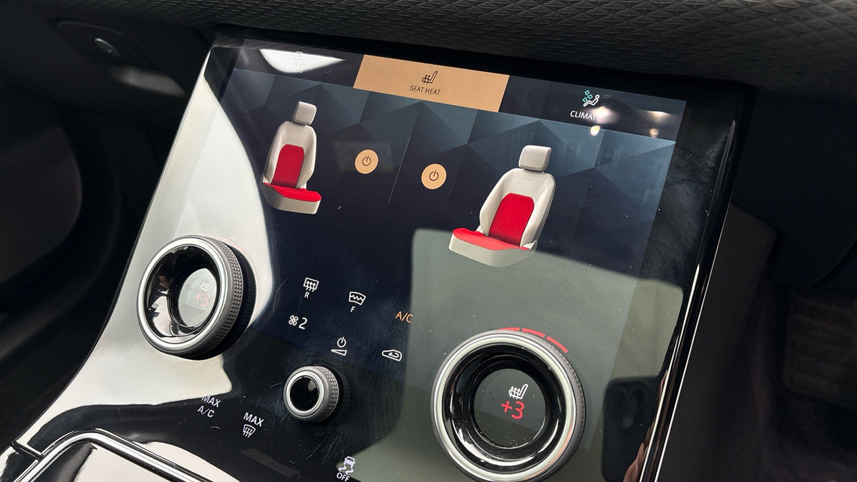 Land Rover Range Rover Velar Image 30