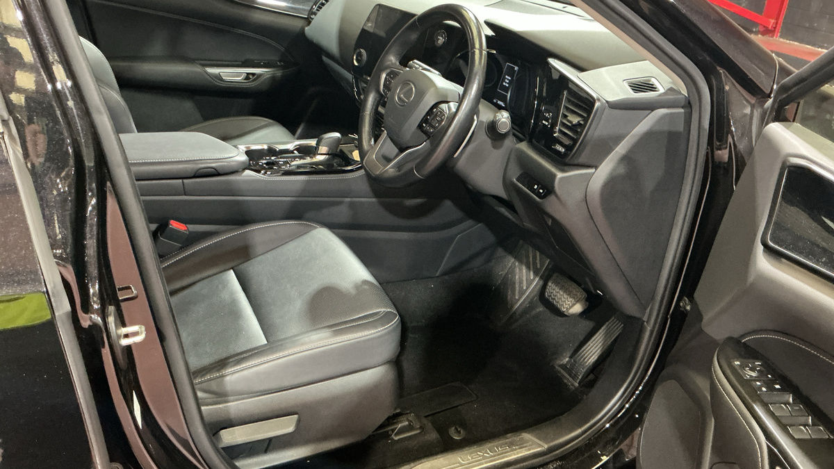 Lexus NX Image 9