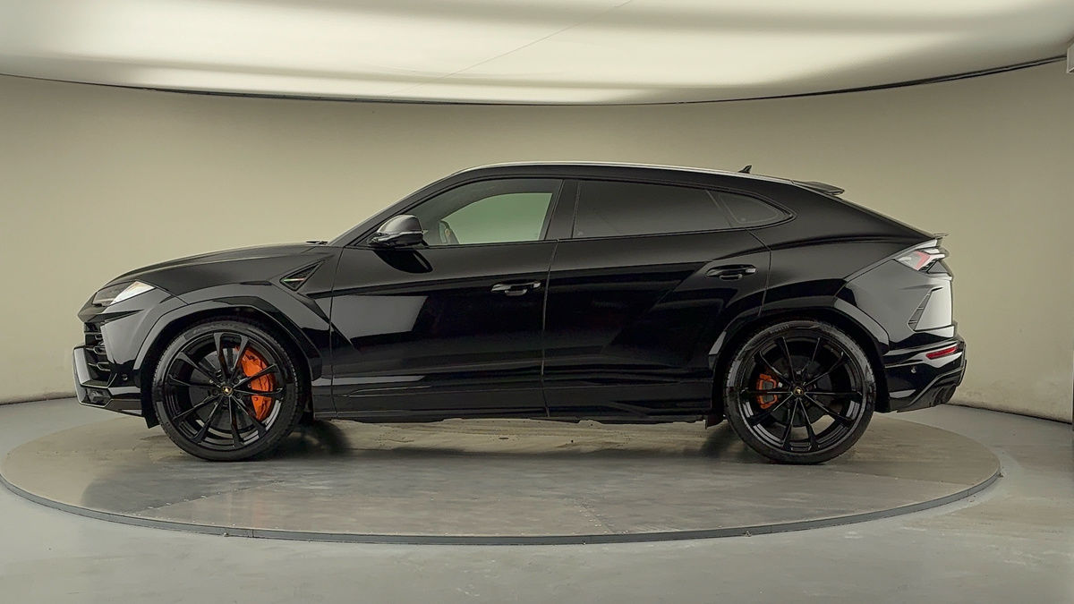 Lamborghini Urus Image 15
