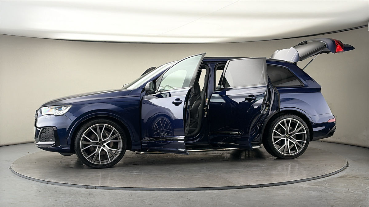 More views of Audi Q7