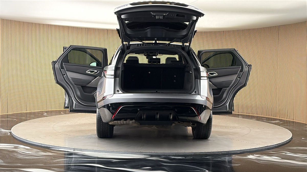 More views of Land Rover Range Rover Velar