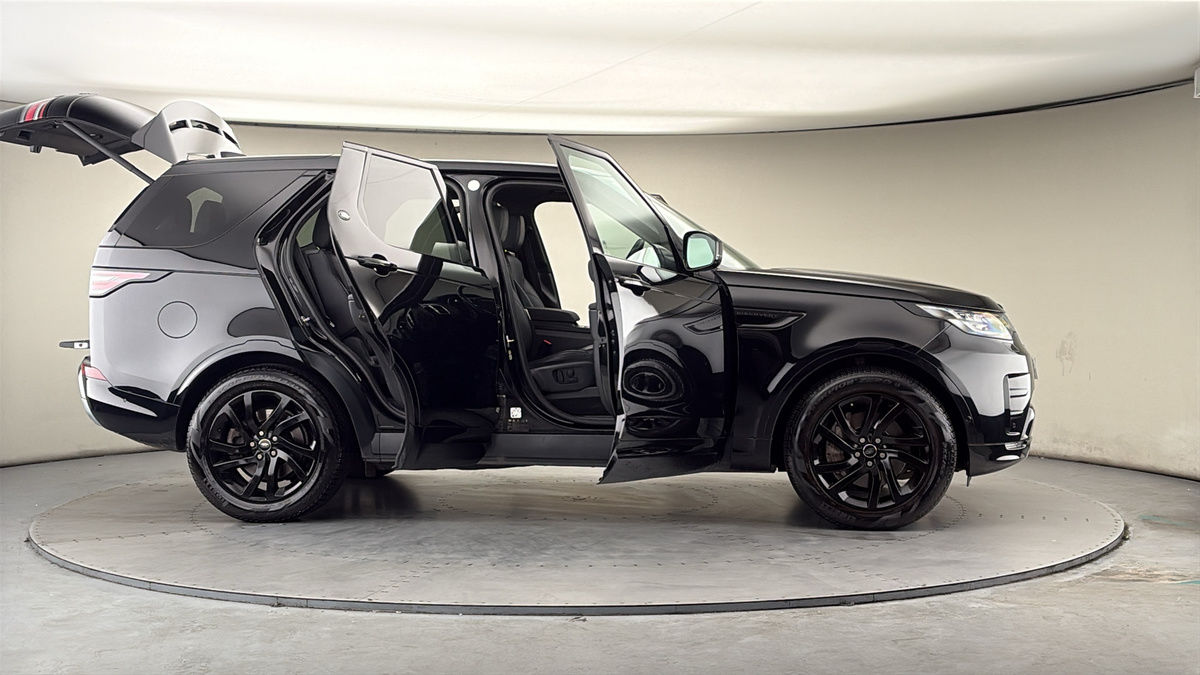 More views of Land Rover Discovery