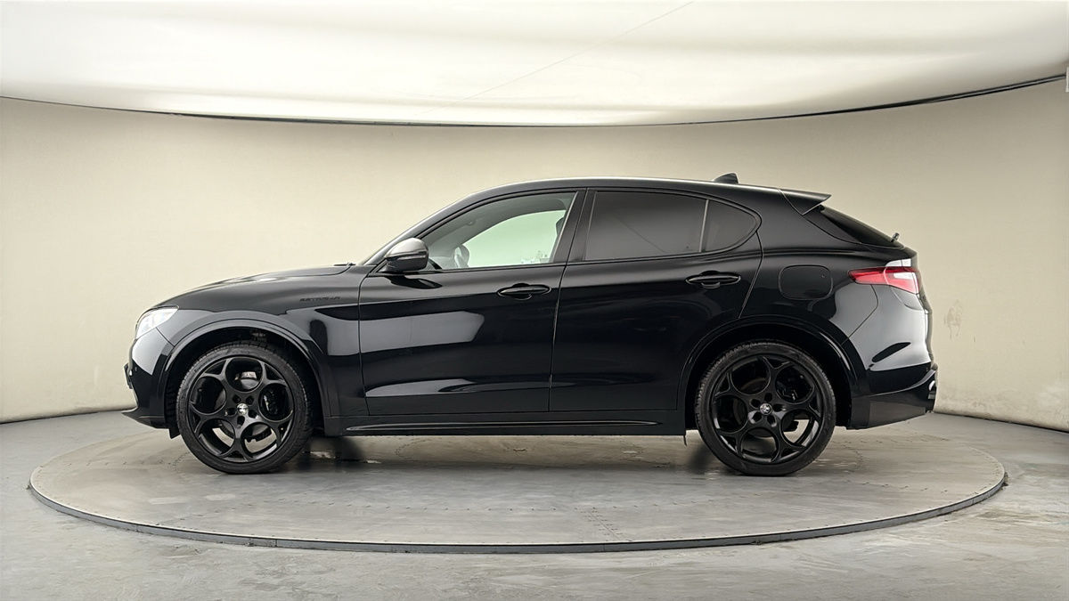 More views of Alfa Romeo Stelvio