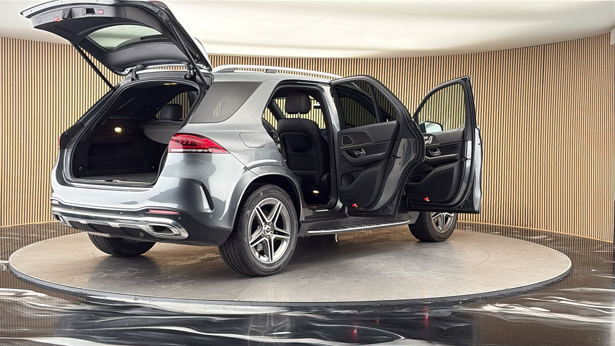 More views of Mercedes-Benz GLE