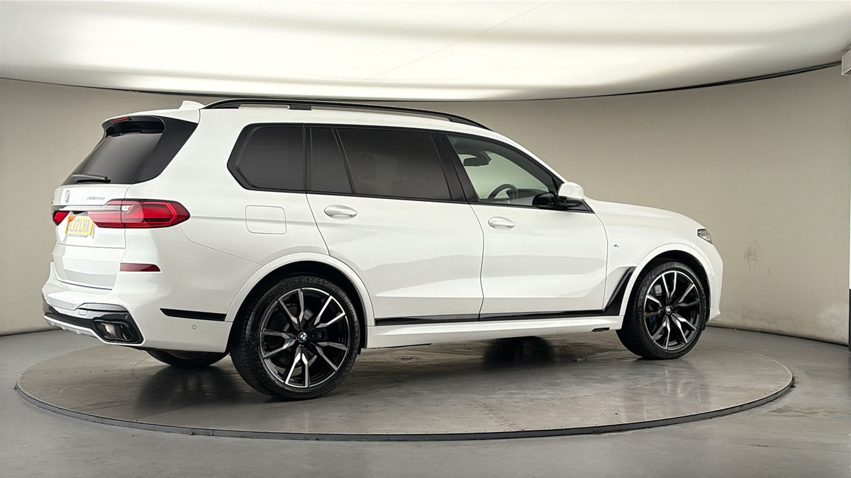 More views of BMW X7