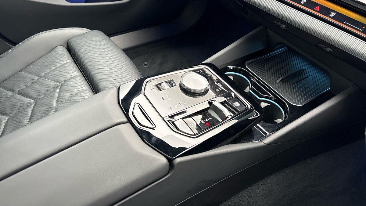 BMW 5 Series Image 18
