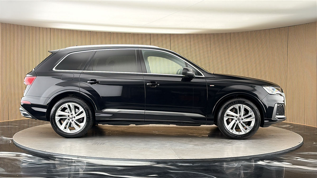 Audi Q7 Image 16