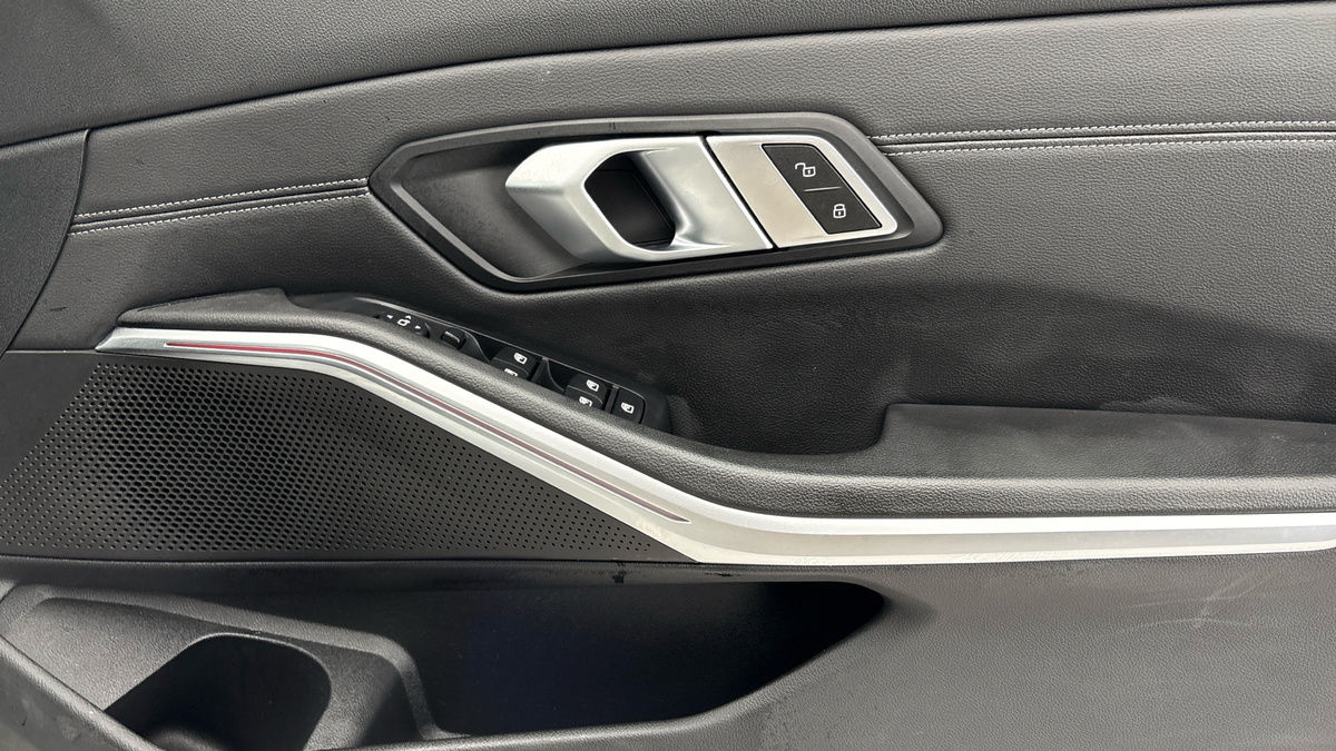 BMW 3 Series Image 19