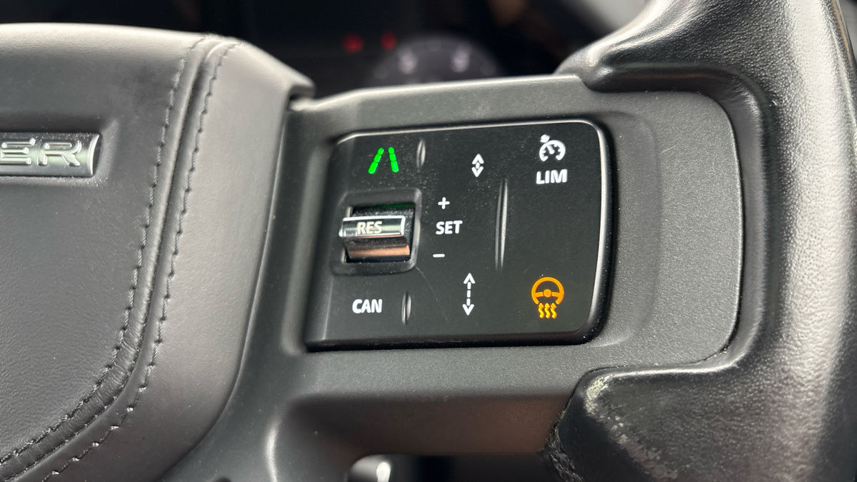 Land Rover Defender 130 Image 35