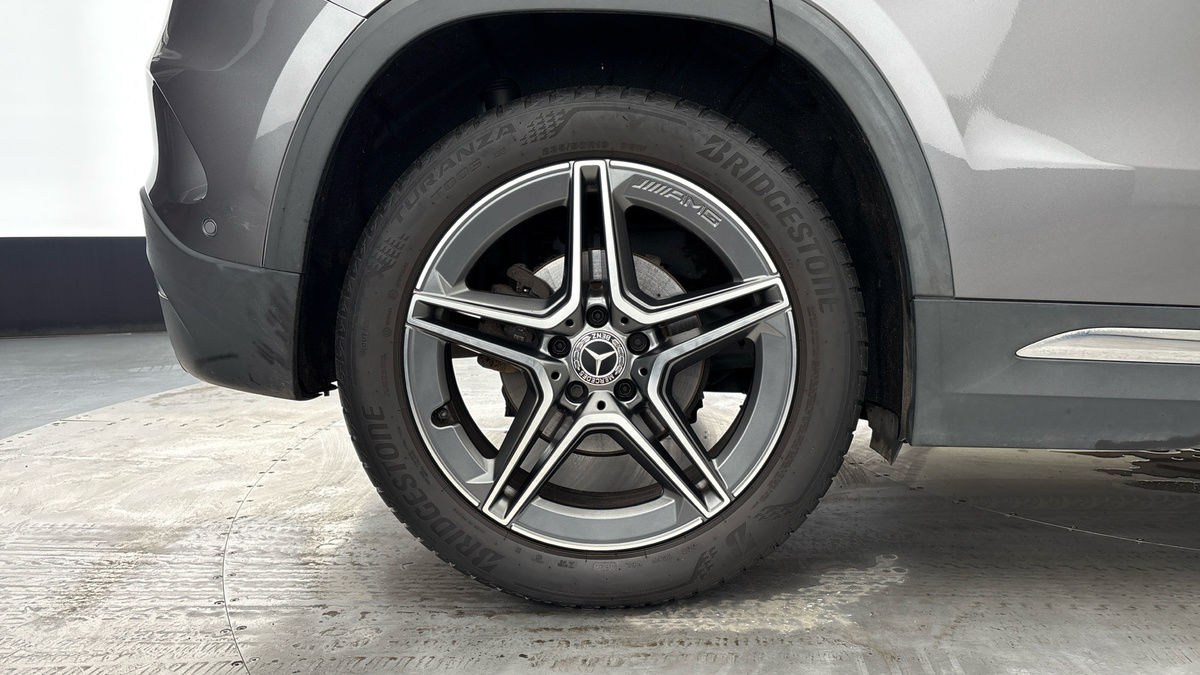 Mercedes-Benz GLA Image 10