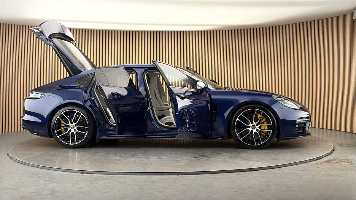 More views of Porsche Panamera