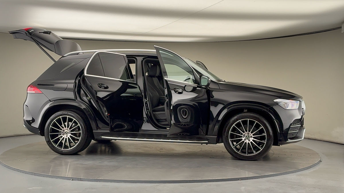 More views of Mercedes-Benz GLE
