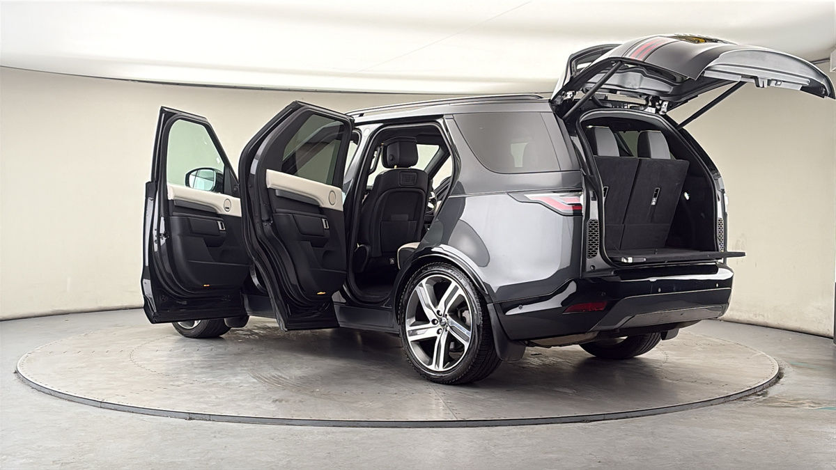 More views of Land Rover Discovery