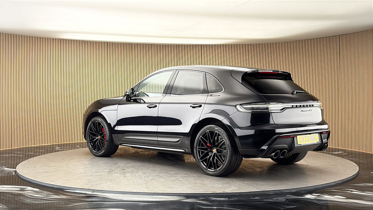 More views of Porsche Macan