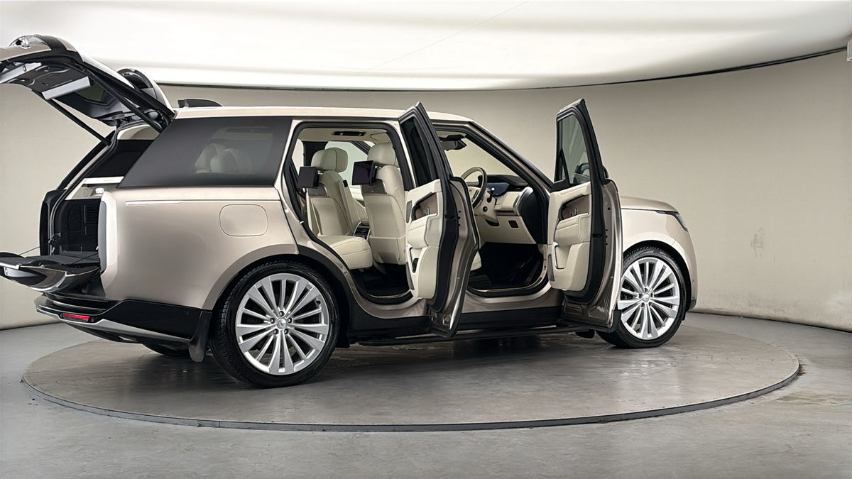 More views of Land Rover Range Rover