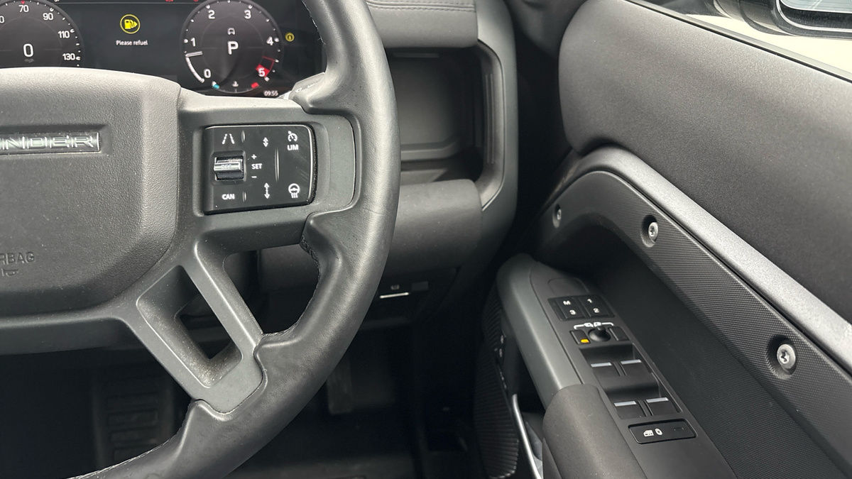 Land Rover Defender 110 Urban Image 14