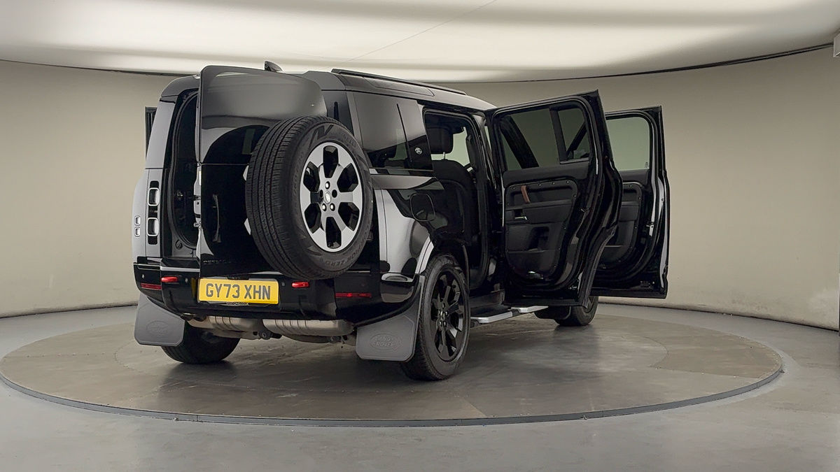 More views of Land Rover Defender 110