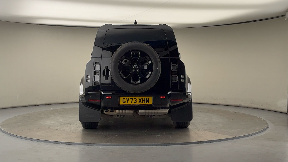 Land Rover Defender 110 Image 4