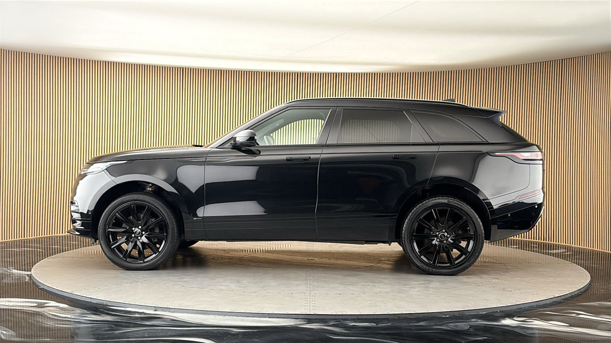 Land Rover Range Rover Velar Image 15