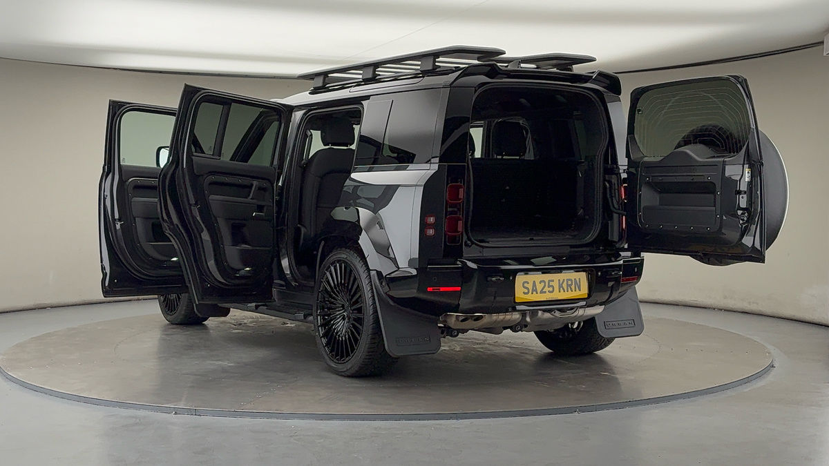 Land Rover Defender 110 Urban Image 23
