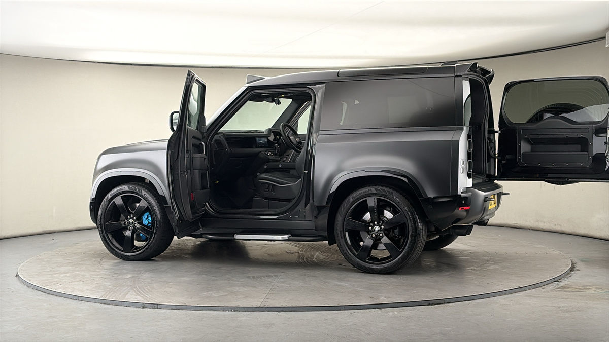 More views of Land Rover Defender 90