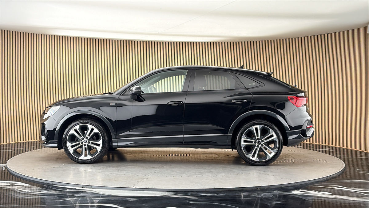 More views of Audi Q3