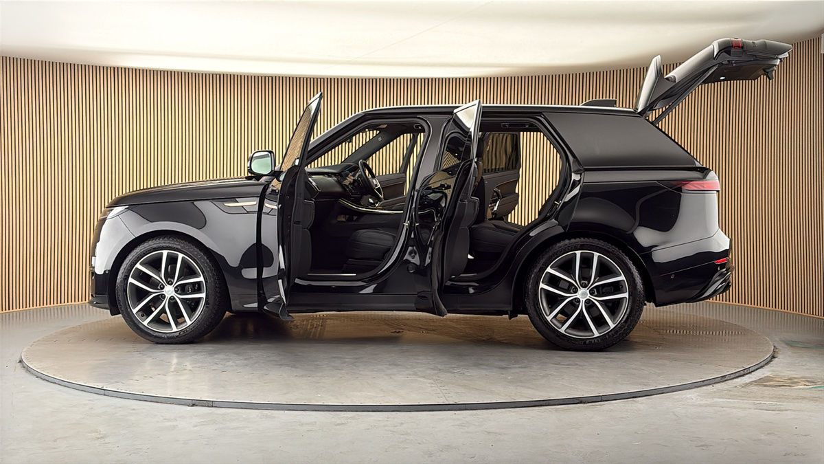 More views of Land Rover Range Rover Sport