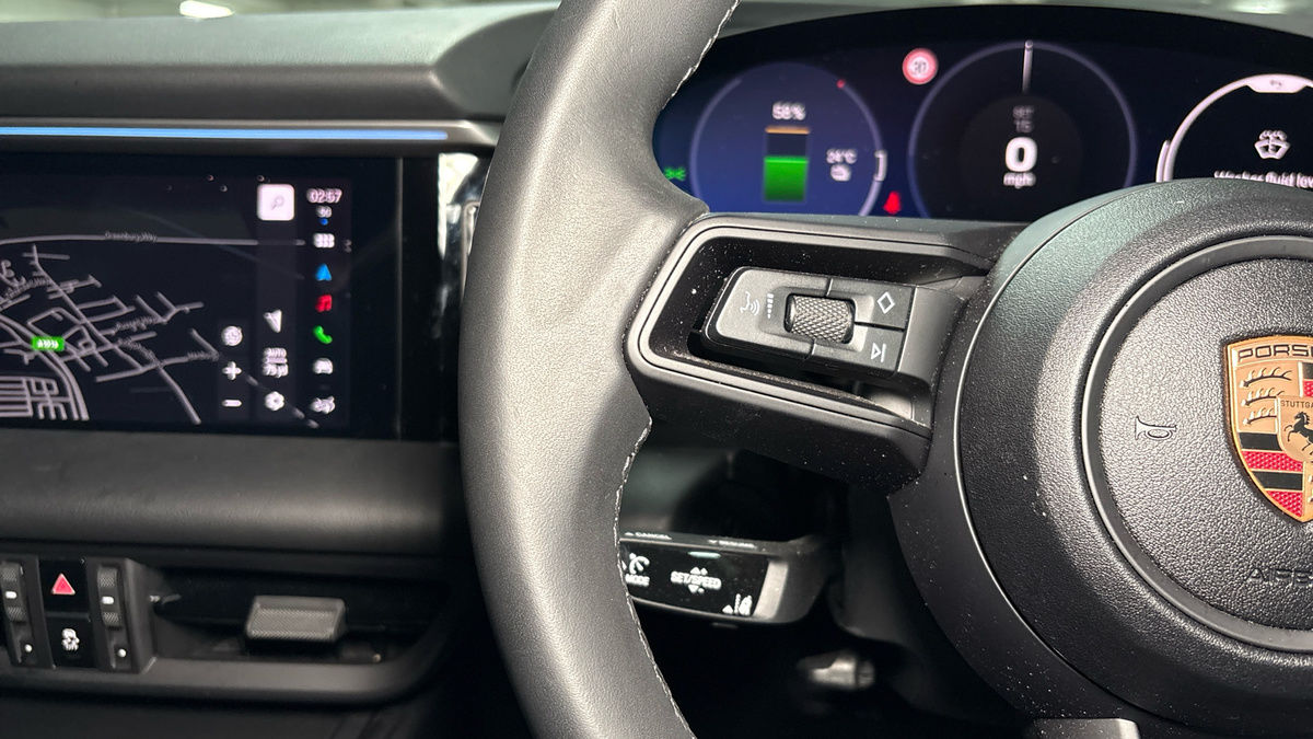 Porsche Macan Image 13