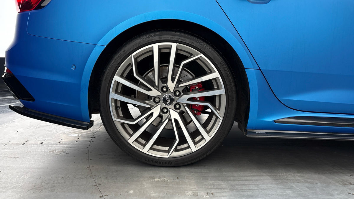 Audi RS4 Avant Image 10