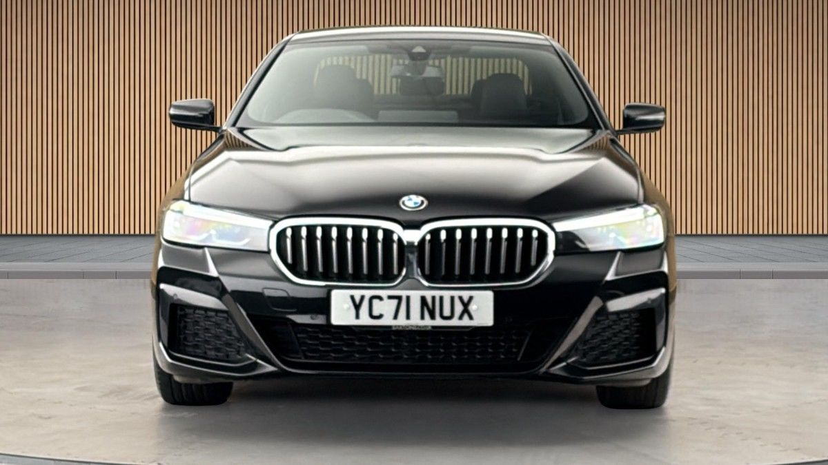 BMW 5 Series Image 3
