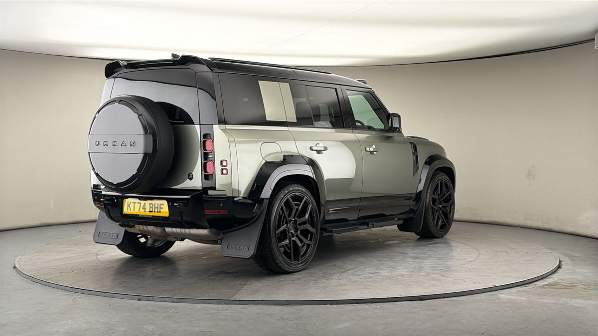 More views of Land Rover Defender 110