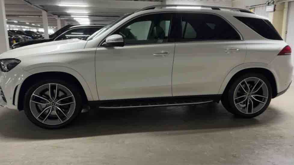 More views of Mercedes-Benz GLE