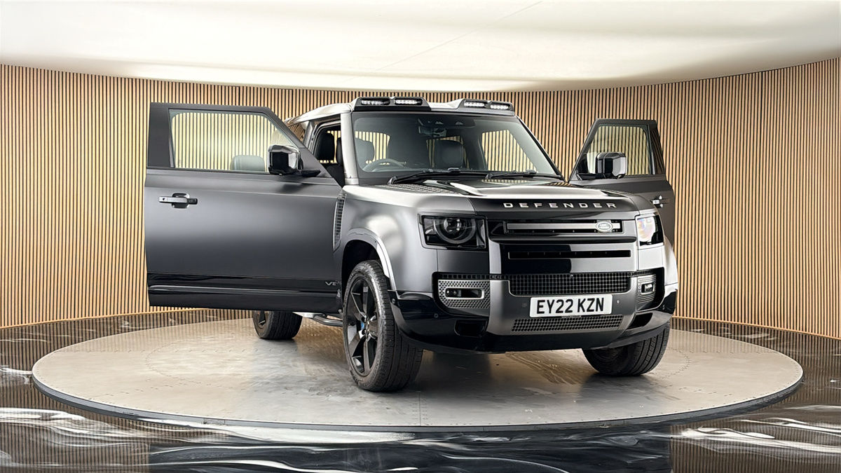 More views of Land Rover Defender 90