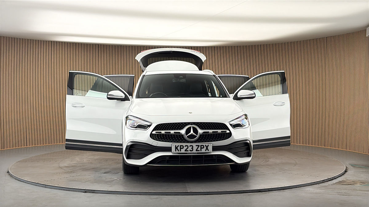 More views of Mercedes-Benz GLA