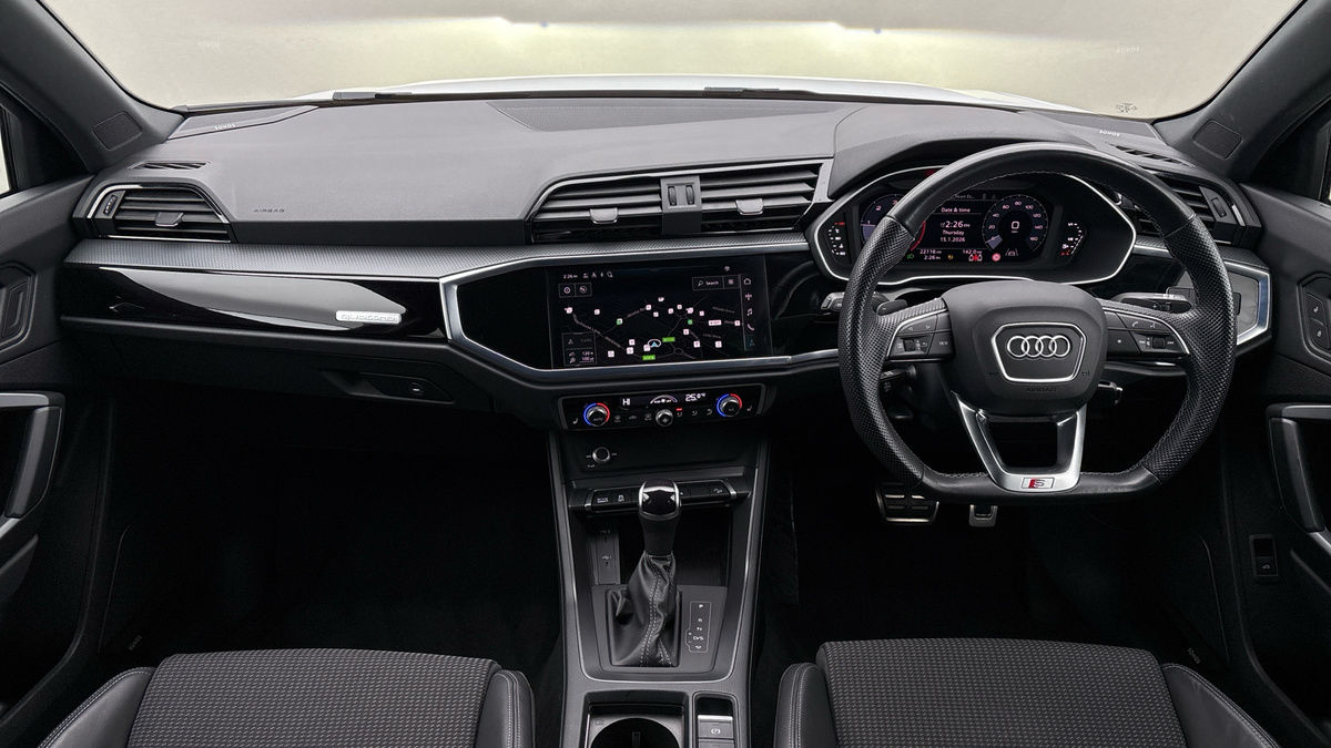 Audi Q3 Image 12